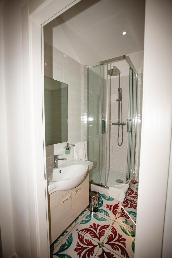 Hotel Delfini Trevi House Rzym Zewnętrze zdjęcie
