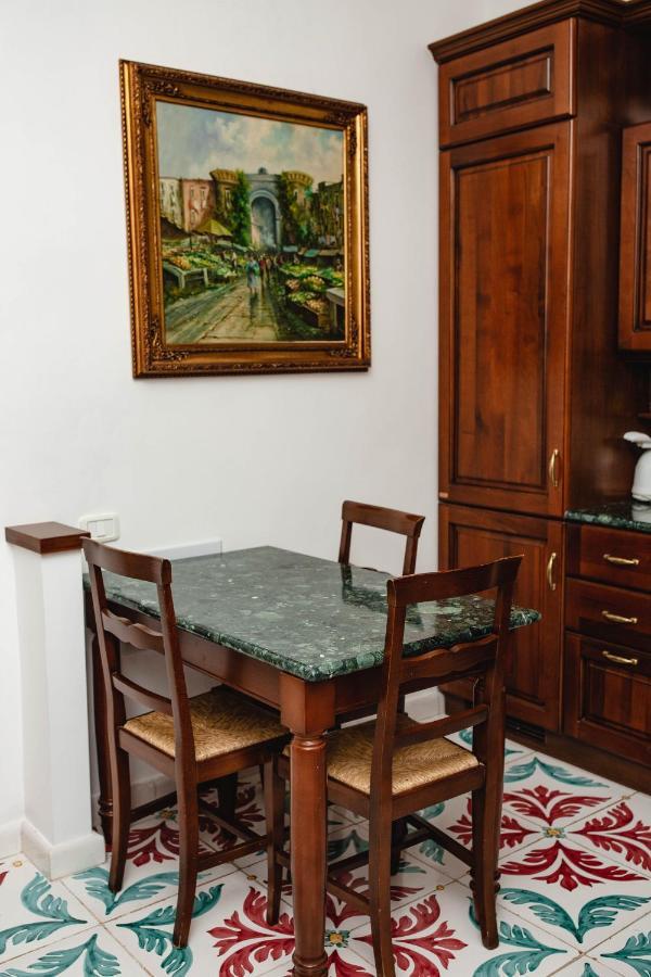 Hotel Delfini Trevi House Rzym Zewnętrze zdjęcie